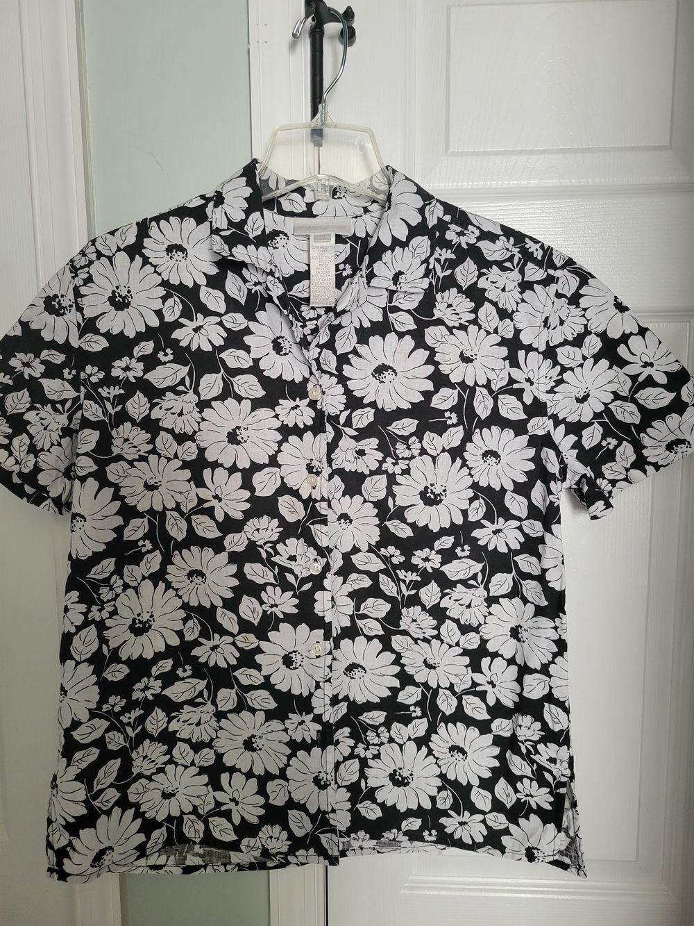 Jones New York Black & White Floral Button-Down Shirt